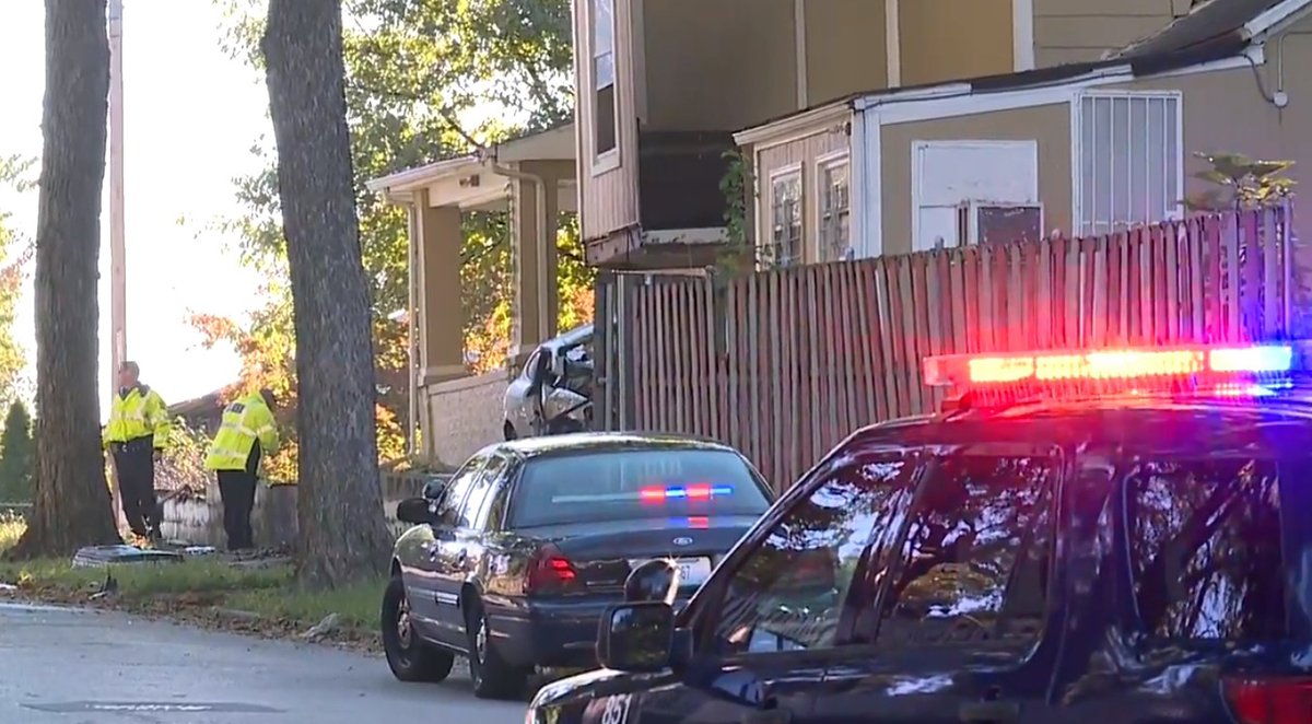 KCPD reports serious injuries after car crashes into house near Smart and Norton
