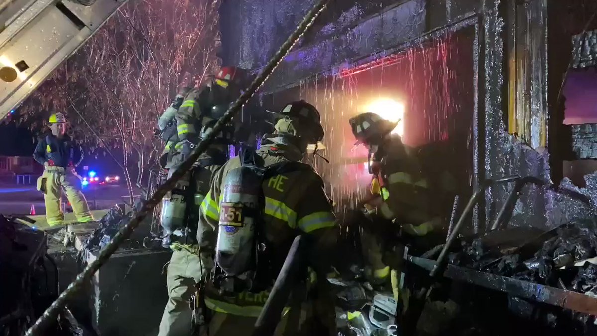 Investigating the fire's cause at 801 S Montclaire. House is a total loss. Thankful for everyone's safety (all are ok) and for @RedCross helping the family of four adults. 