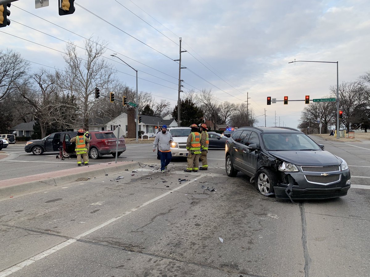 Crash reported 730 am Tuesday at SW 21st and Washburn. At least 4 vehicles. No immediate report of injuries