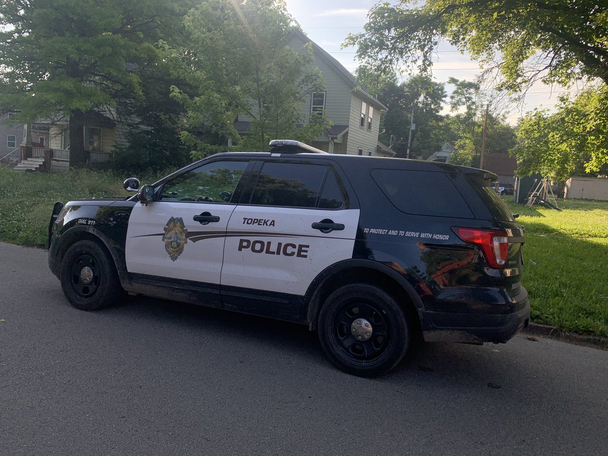 Police in 400 block SW Taylor investigating shooting Monday morning after woman shows up at hospital with wound to her hand
