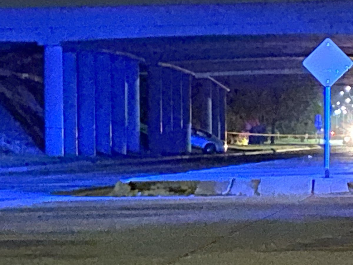 2 extremely critically hurt in a shooting on Grove, east of Kellogg & I-135. Grove is shut down as investigators work on the scene. 