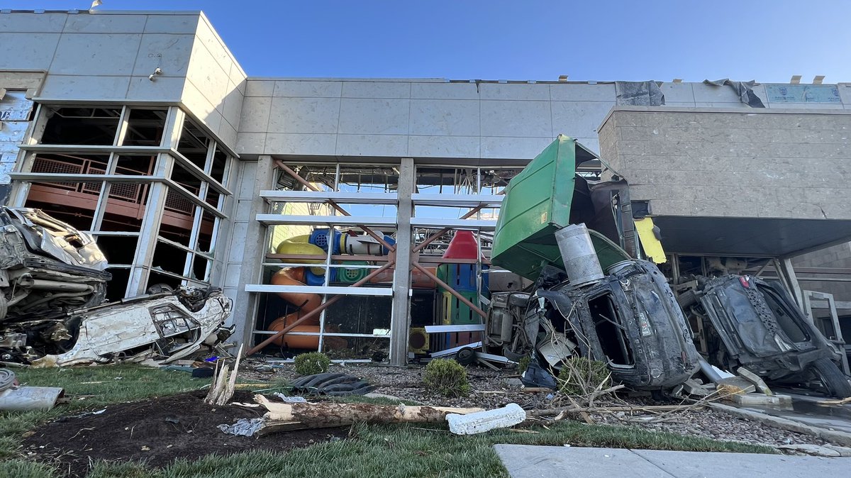 Scene here in Andover KS, getting our first look at unbelievable damage.