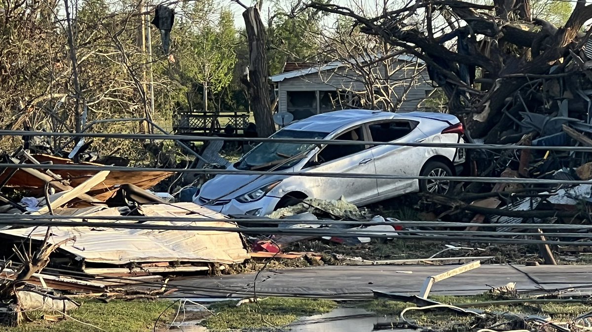 Scene here in Andover KS, getting our first look at unbelievable damage.