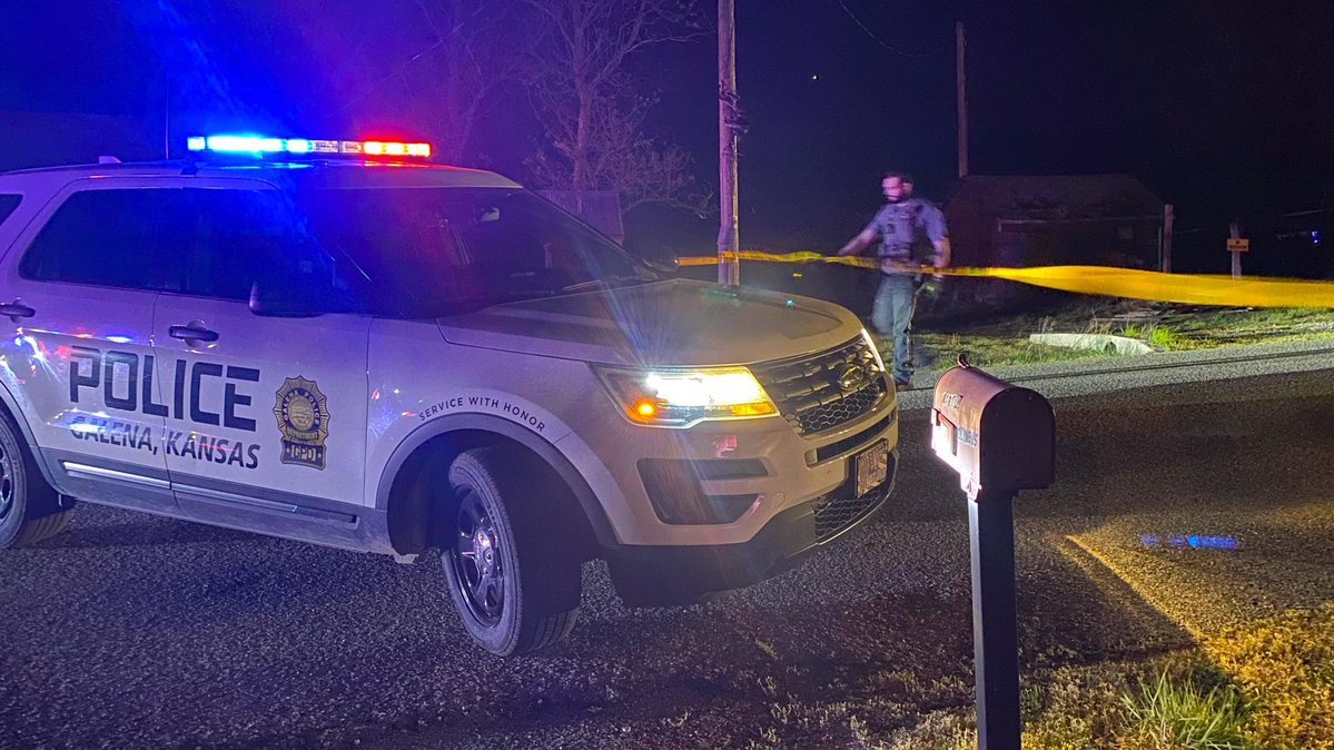 Shooting leaves one man dead in Galena, Kan., Sheriff David Groves says a suspect is in custody. Cherokee County Sheriff's Office assisting Galena Kan. Police, 800 bl Columbus Ave