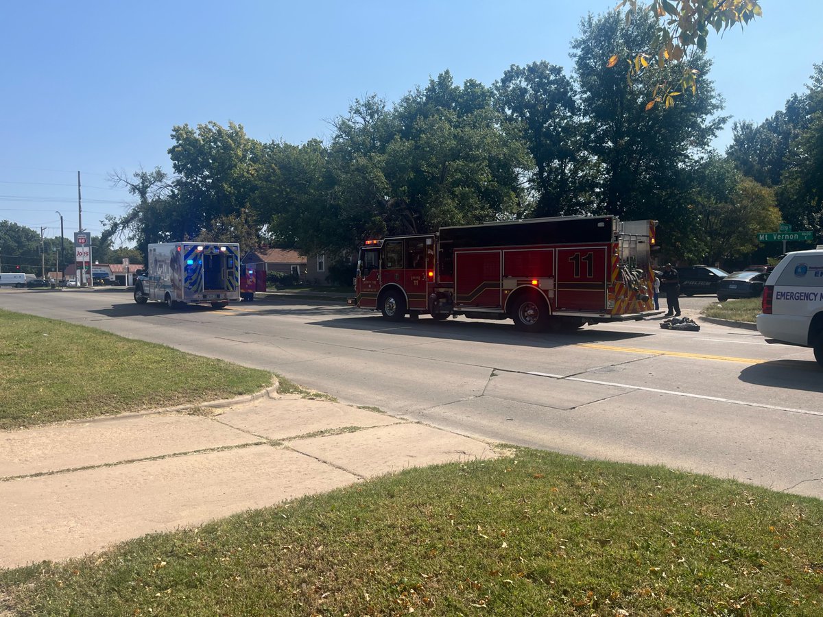 Sedgwick County dispatchers confirm one person is in very critical condition after a crash near Mt. Vernon and Dellrose. Our reporter on the scene said it appears that a vehicle struck a tree